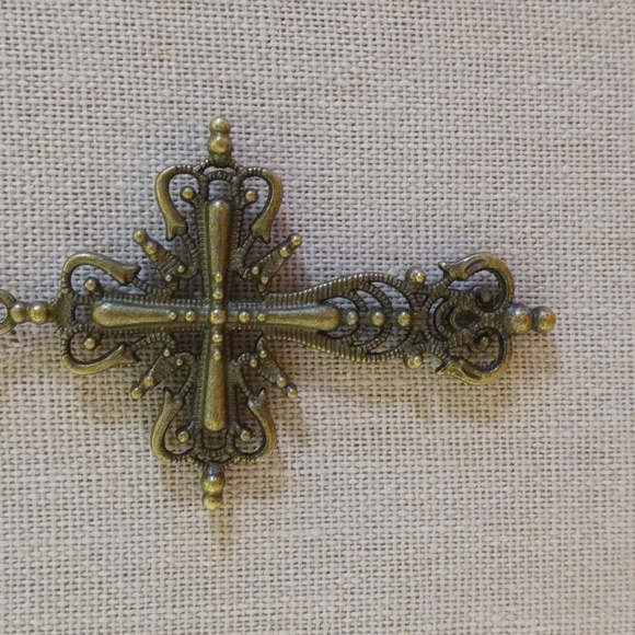 Hand Crafted Jewelry - $6 Womens Cross Necklace